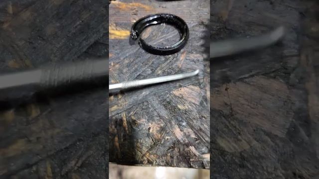 Масло лилось ручьем! Замена сальника коленвала Polo sedan 2 смотреть онлайн