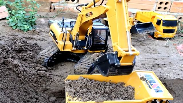 BLUAZ и Traxxas TRX4 в гряземесе. Rc Mudding | DIRT RACING! - Pro Mod Racing Bracket