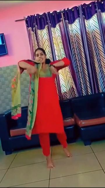 Housewife Amazing Hot Dance