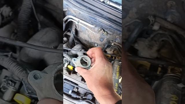 Замена термостата Сузуки Лиана двигатель М16А  (и други