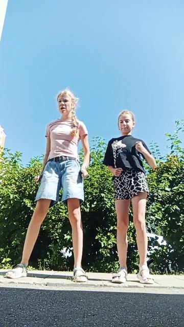 Первый танец , после снятия гипса 🩷 смотреть онлайн