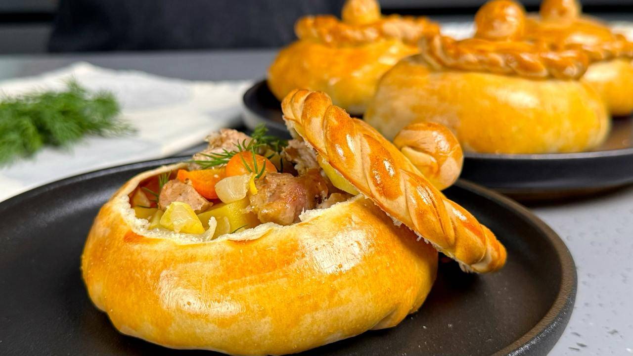 Жаркое в съедобных горшочках, как же ВКУСНО ! Съел и посуду мыть не надо! смотреть онлайн
