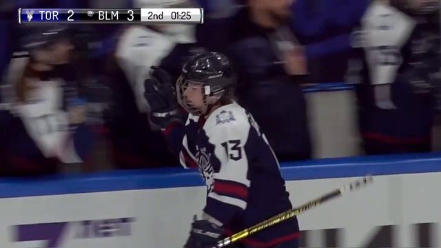 Лучший бомбардир-защитник в истории ЖХЛ! Красивые гол? смотреть онлайн