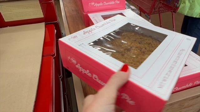 В продуктовом «Trader Joe's» / Готовим тортики