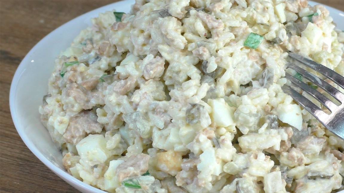 Нежный салат из печени трески! Какой же он вкусный и при этом просто и быстро готовится смотреть онлайн