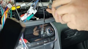 Установка магнитолы TEYES Lux One на Hyundai Santa Fe 4 (2018-2021)