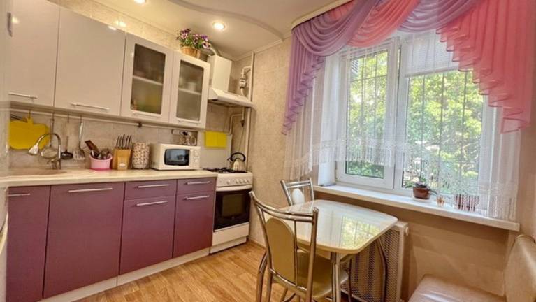 Аренда двухкомнатной квартиры в Комсомольском парке. Феодосия бульвар Старшинова смотреть онлайн