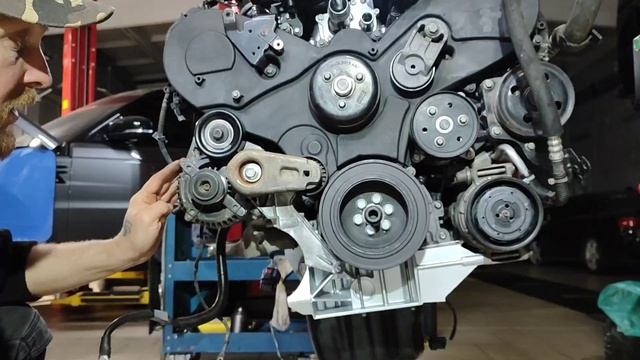 Устанавливаем демпфер от BMW и вакуумный насос от FORD.