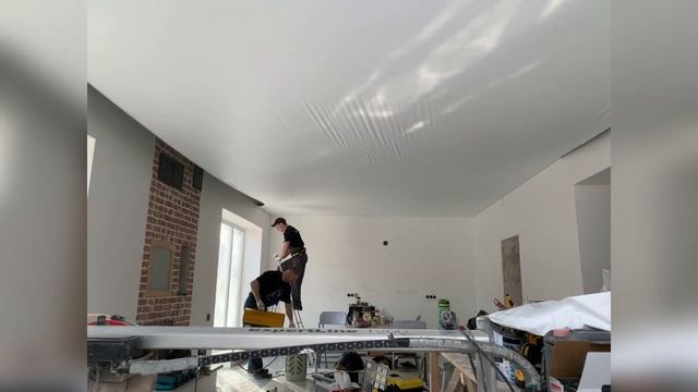 Монтаж натяжных потолков в доме. Установка ПК-14. смотреть онлайн