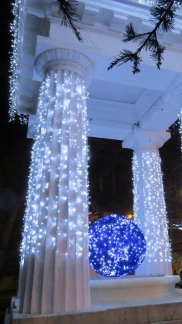 Гирлянда нить на елку и окно смотреть онлайн