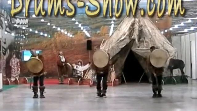 Северное барабанное шоу с бубнами, танцами и горловым пением ✪ 