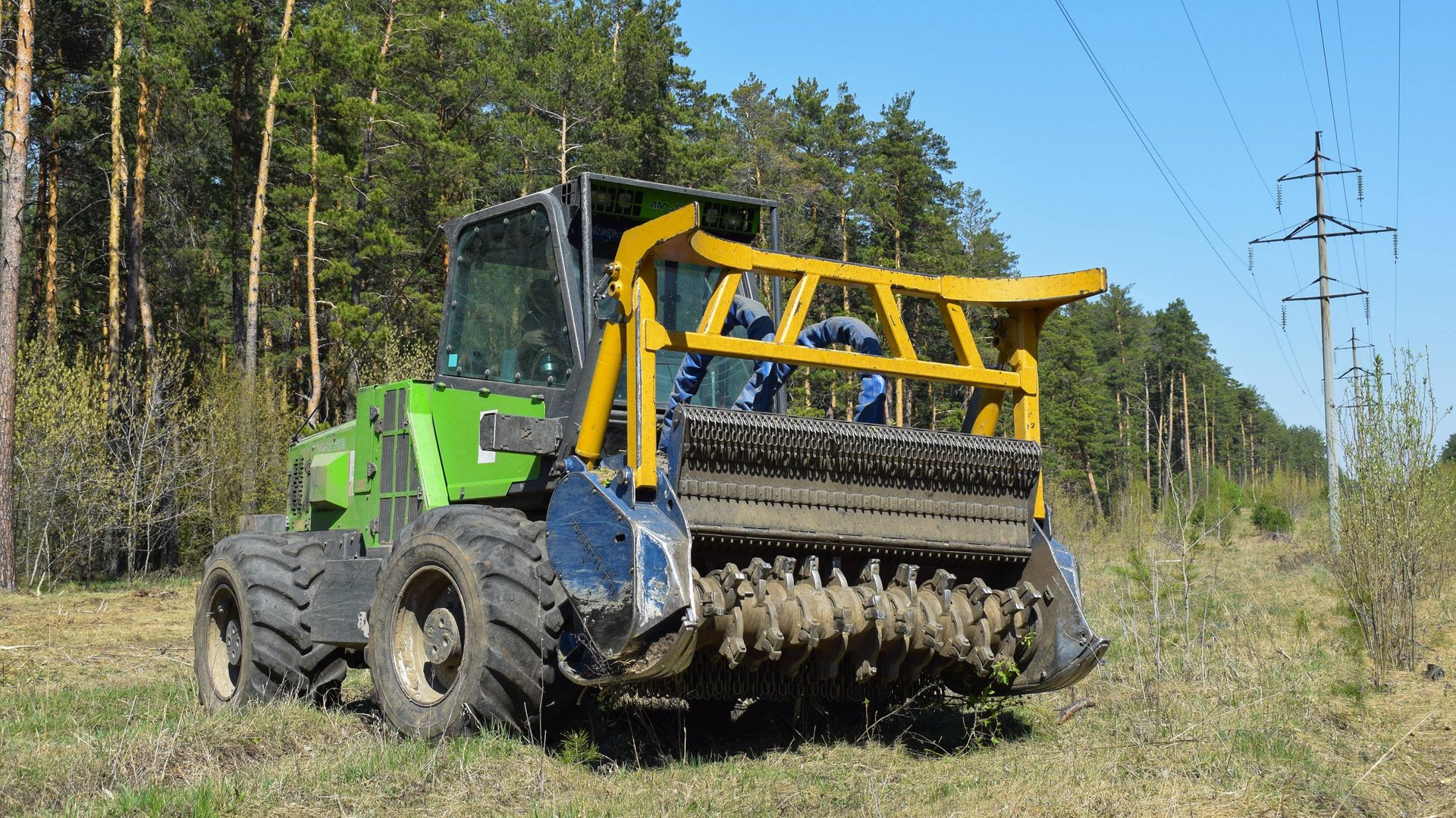 Merlo TreEmme MM350B с мульчером Seppi смотреть онлайн