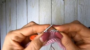 Спицами. Дырки под шнурочек