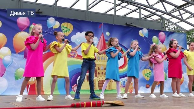 «Самый детский день!» в Тихвине смотреть онлайн