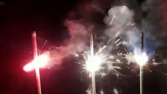 СБ650Т3 Бенгальская свеча 650 мм Триколор (3 шт. красная, голубая, белая) смотреть онлайн