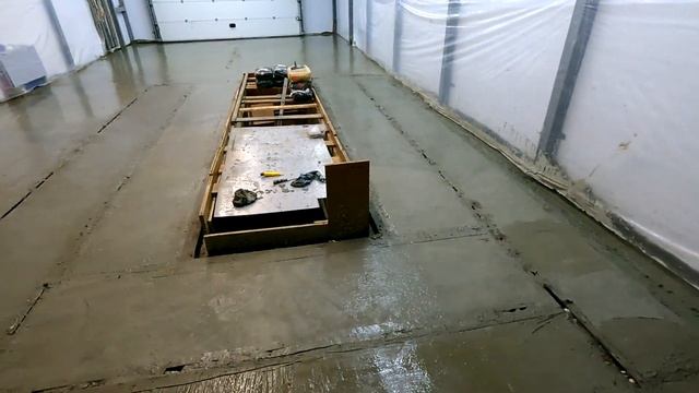 Заливка пола с затиркой топпинга. 8 Часть. смотреть онлайн