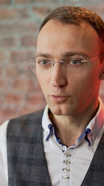 Все думают, что винный шкаф поддерживает влажность :) смотреть онлайн