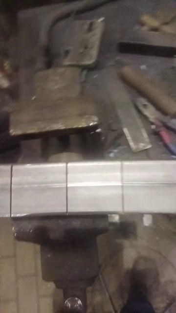 как быстро нарезать профтрубу болгаркой смотреть онлайн