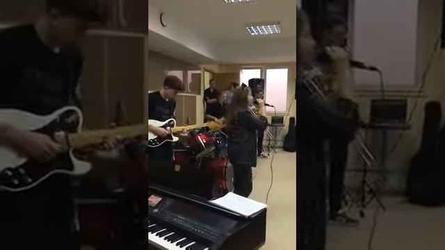 Sweet child o' mine. Живая музыка. 2019 смотреть онлайн