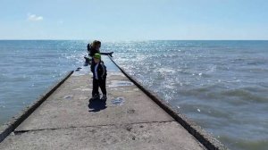 Прощаемся с Адлером. Гуляем по набережной у вокзала.