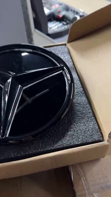 Знак решеики радиатора подсветка Mercedes G63