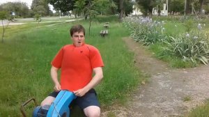 Надувают себя как батут. Досмотрите, не пожалеете.