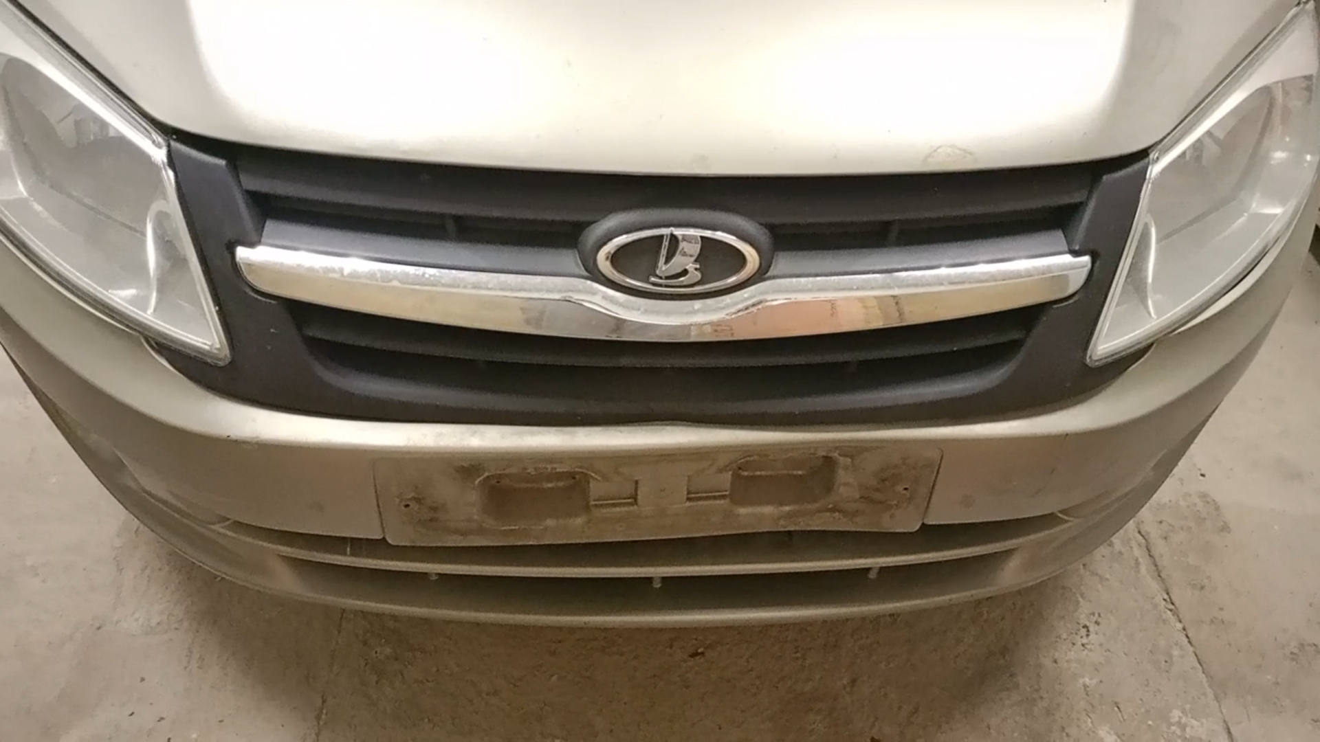 Как заменить передний бампер Lada Granta 2011-2018 г.