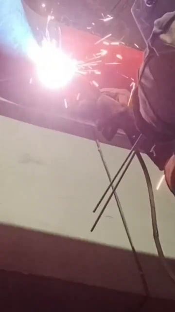 Сварка трубы 250 неповоротный стык.#shorts #welding #georgia #сварк смотреть онлайн