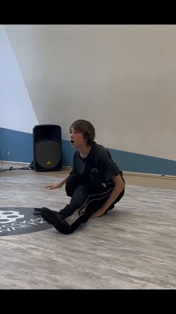 B-BOY ELASTIC Брейкинг турнир "Русская Рулетка" смотреть онлайн