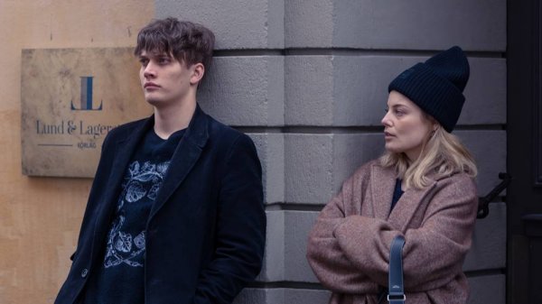 Сериал Любовь и анархия - 2 сезон 5 серия / Love & Anarchy