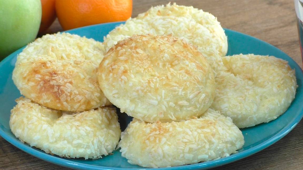 СЫРНИКИ в духовке на Завтрак! Готовятся без масла. Нежные и очень Вкусные. Простой рецепт! смотреть онлайн