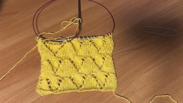 Интересный узор для плечевых изделий смотреть онлайн