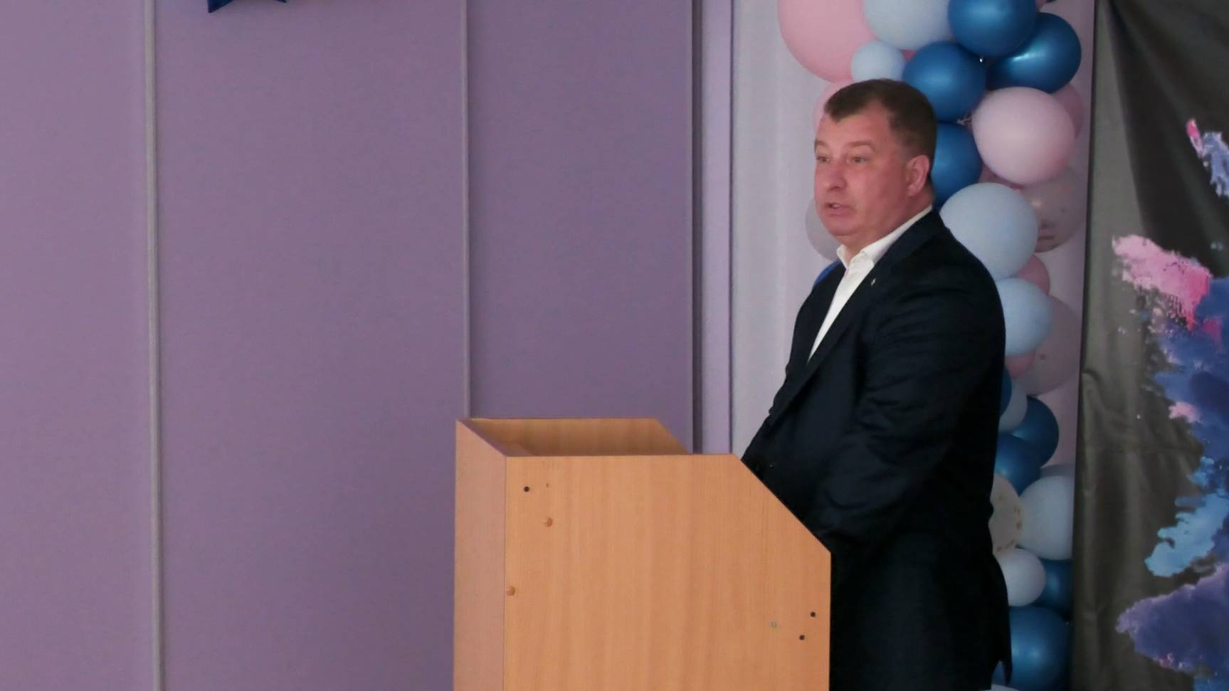 Глава Василий Сизиков провел встречу с сотрудниками дошкольных учреждений смотреть онлайн