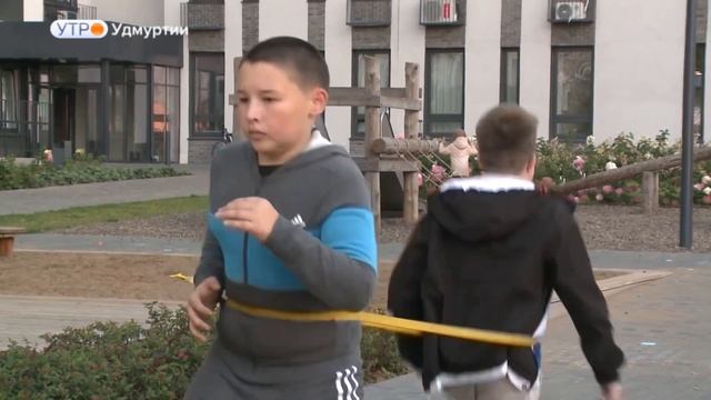 Дворовые тренировки с резиновыми петлями. Удмуртия. И? смотреть онлайн