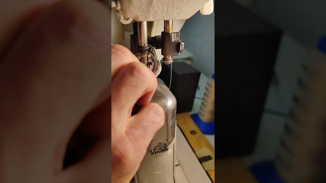 Полная прошивка задника кроссовка на колонковой швей?