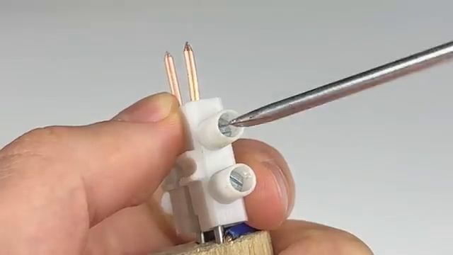 Как сделать простой аппарат для точечной сварки с использованием аккумулятора смотреть онлайн