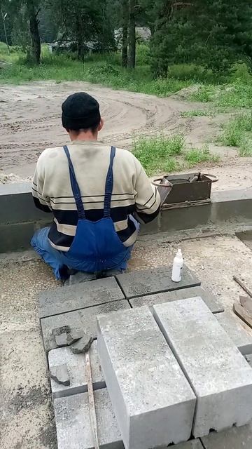 начало стен. кладка блоков. смотреть онлайн