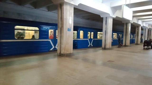 Нижегородское метро. "Номерной" 2-2-2 на "Кировской" смотреть онлайн
