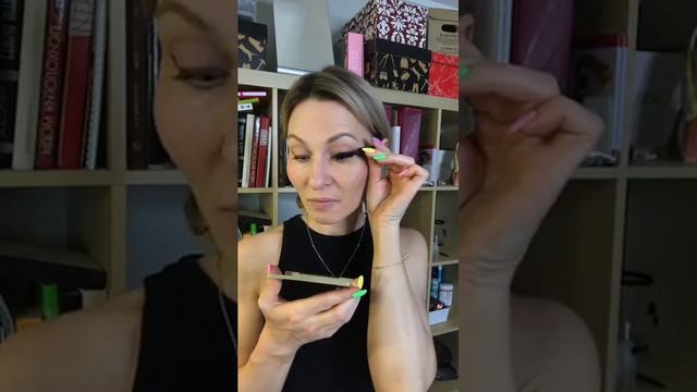 стилист: 5 ошибок в макияже, которые выдают возраст!