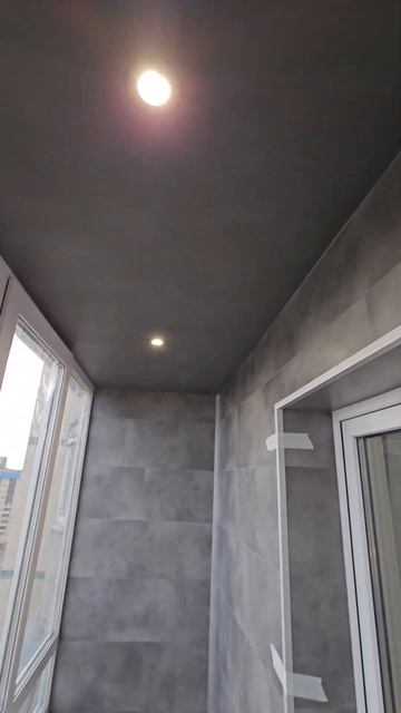 Отделка балкона кварцвиниловой плиткой на улице Чудн?