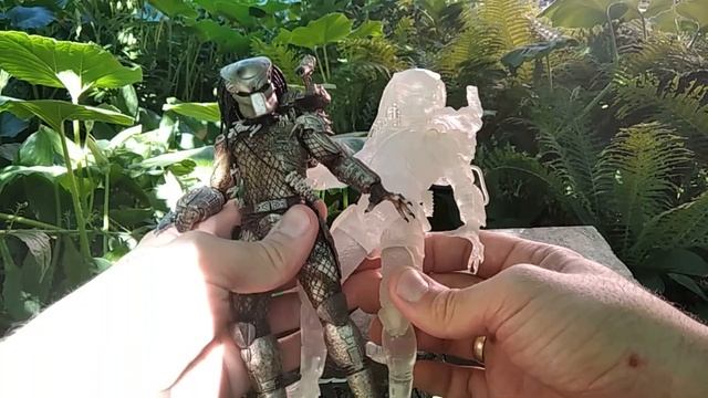 Сравнение фигурок Хищник Добыча Feral Predator и Bear Blood Feral Pred смотреть онлайн