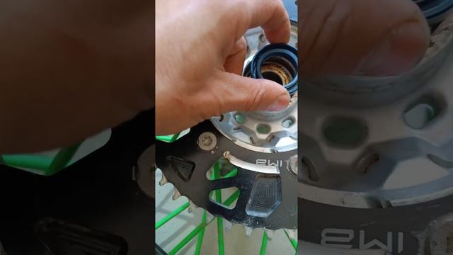 1 держите лайфхак байкеры, сальник ступичного подшипн? смотреть онлайн