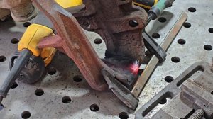 ПАНЧ-11 сварка чугунного суппорта в полуавтомате