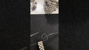 Как сделать съемную ручку для сумки из бусин  на кольц?