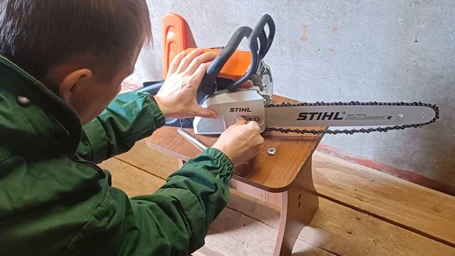 Бензопила Stihl MS 180 распаковка,первый запуск смотреть онлайн