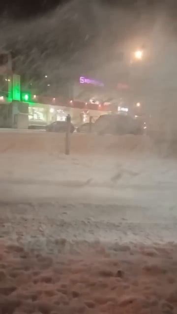 Аккумуляторный снегоуборщик: Сделай зиму проще! ❄️ смотреть онлайн