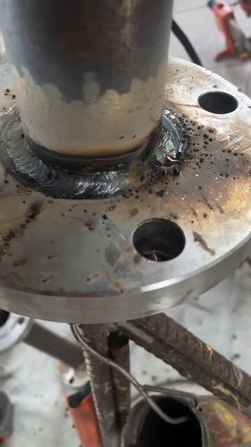 Сварка газопровода #shorts смотреть онлайн