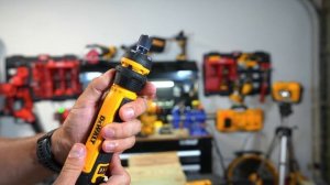 Не нужное 99% мастеров. Профессиональная отвертка DeWALT DW