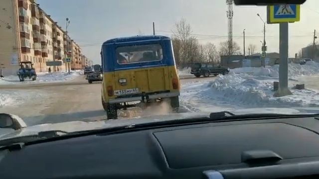 Штрафуют а сами нарушают. Не включают дневные ходовые