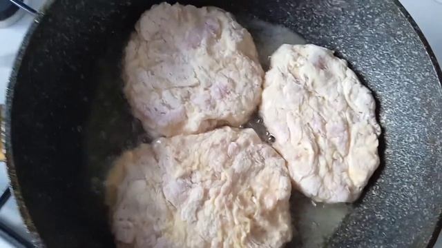 Кабачковые котлетки с куриной грудкой)))